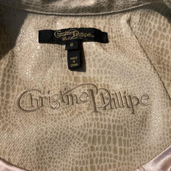 Christine Phillipe gold crop jacket with big sewn on buttons. - Picture 10 of 11